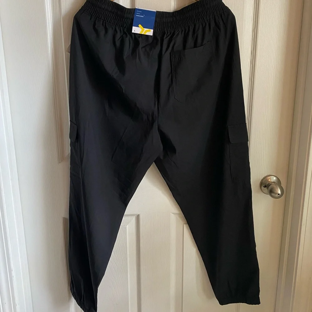 NWT Women’s Old Navy cargo active pants size L in Black - Picture 7 of 7